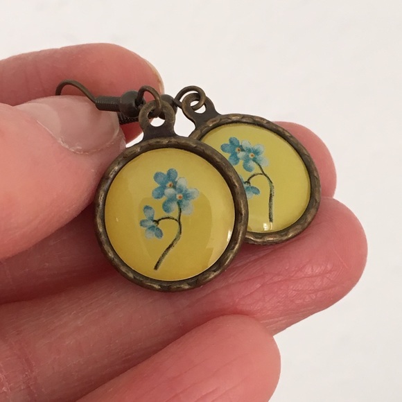 🦋Forget me not dangle earrings🦋 - Picture 5 of 8